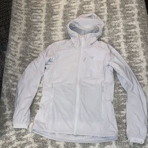 NWOT - PROTON LIGHTWEIGHT HOODY WOMEN'S

ATMOS